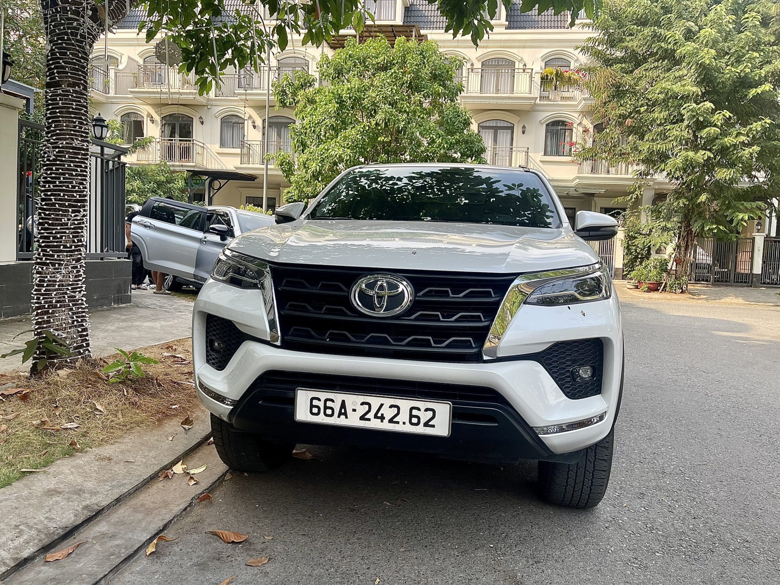 thuê xe toyota Fortuner 2022