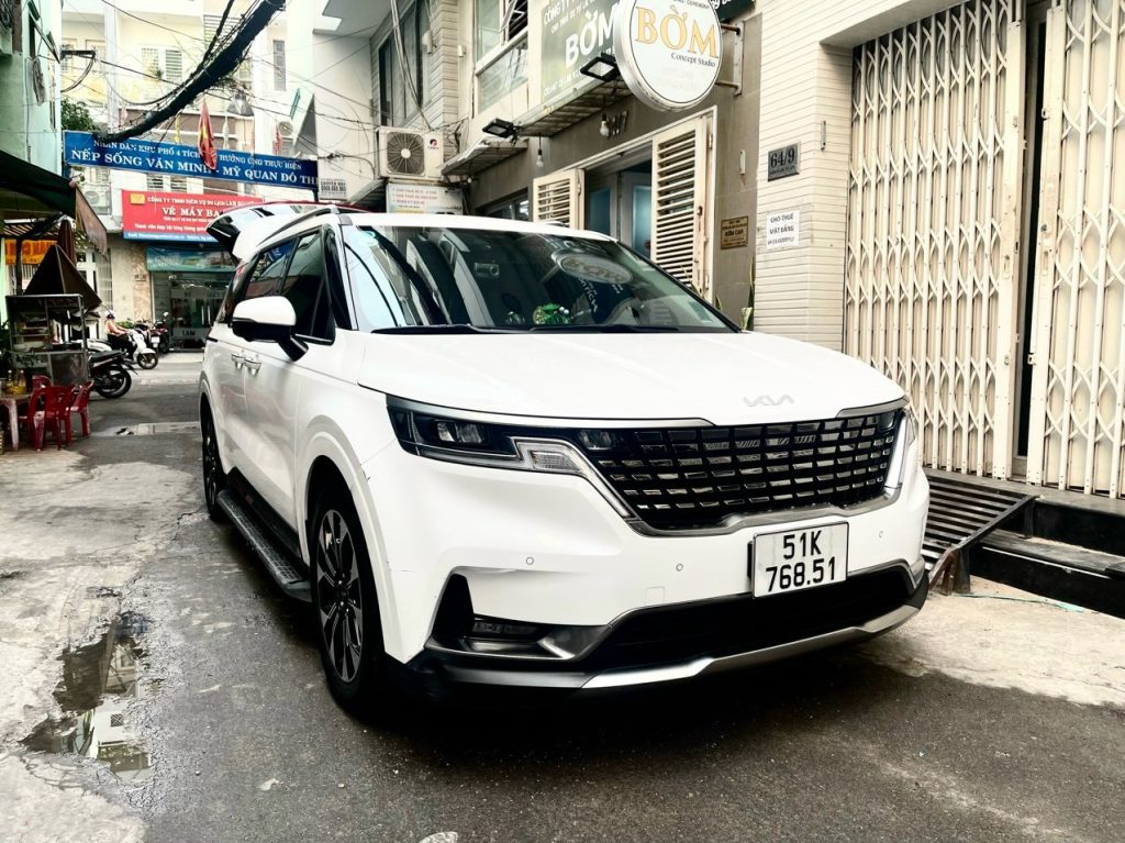 thuê xe kia Carnival