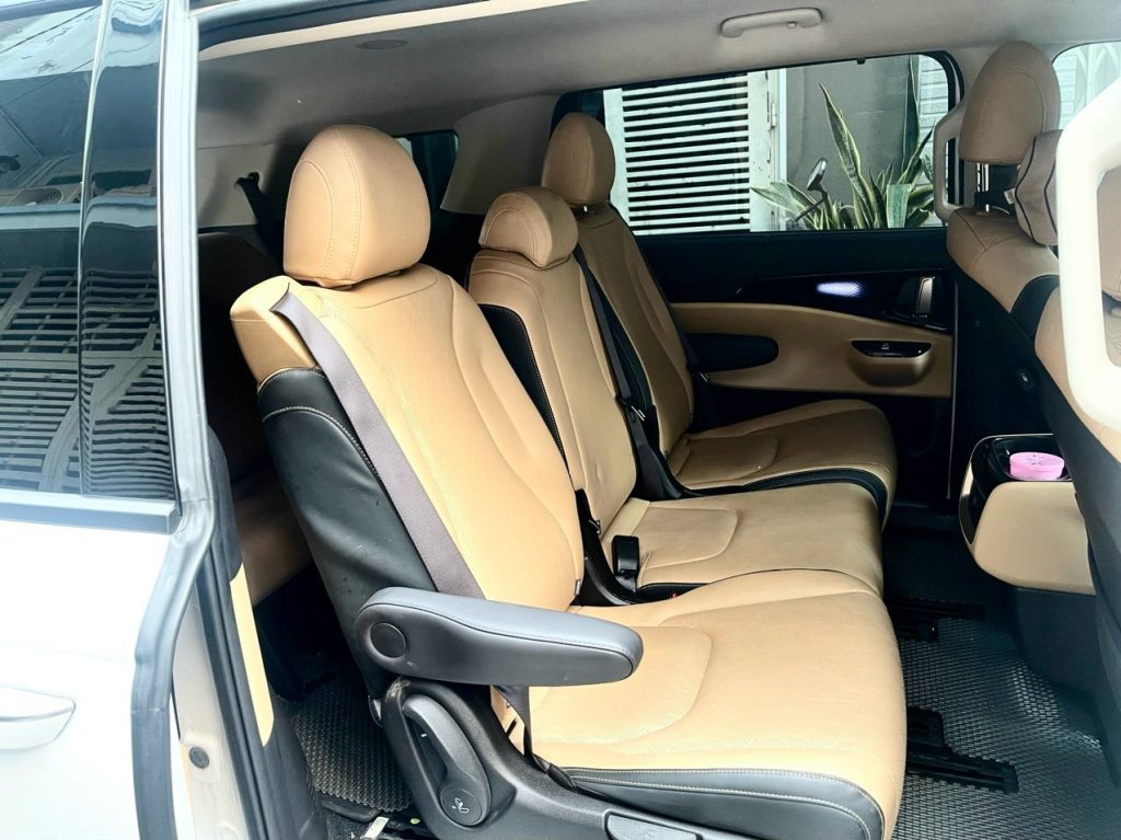 thuê xe kia carnival