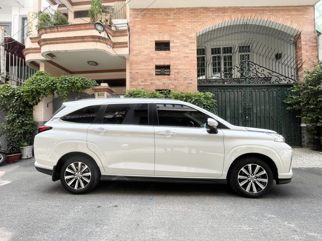 Thuê xe toyota veloz