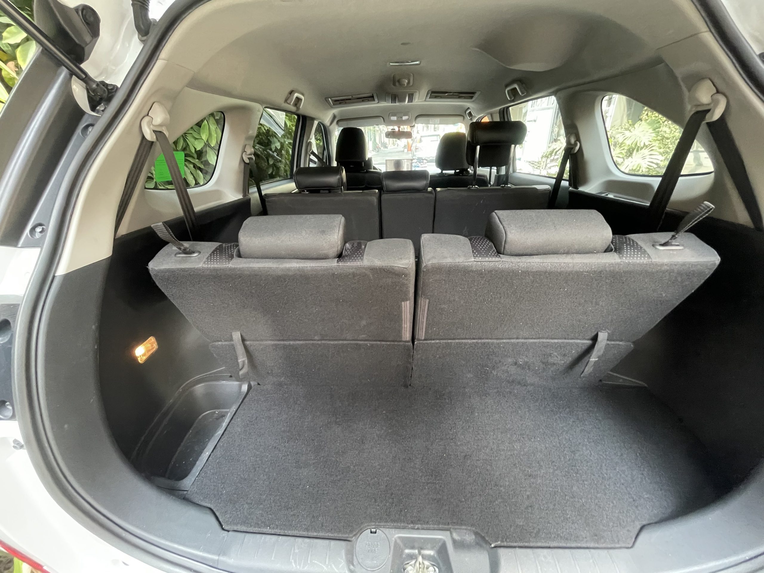 Thuê xe Toyota Veloz