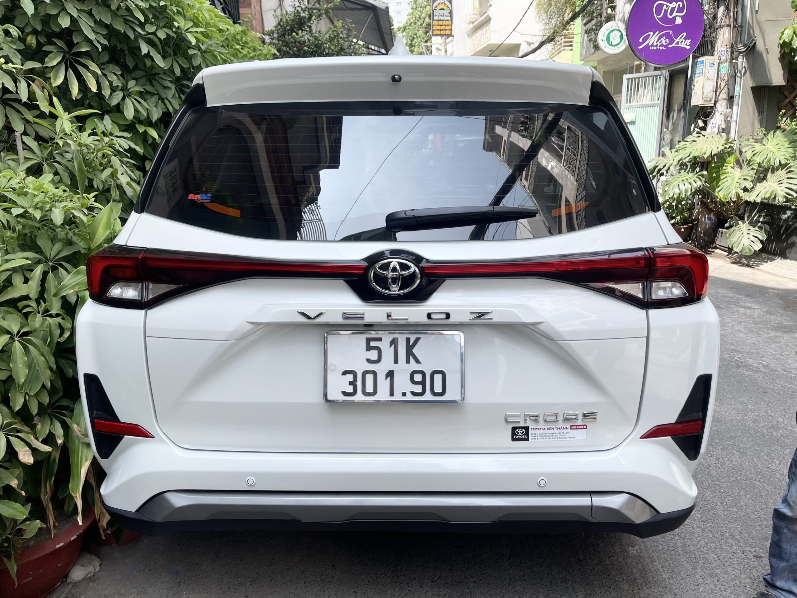 thuê xe toyota veloz