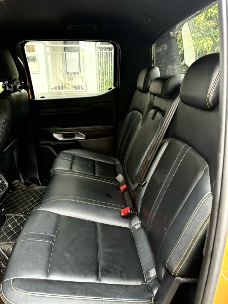 Thuê xe bán tải ford ranger