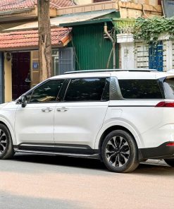 Mẫu xe KIA Carnival với giá thuê phải chăng