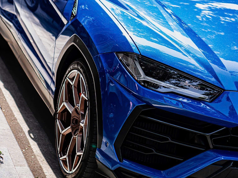 Lamborghini 1