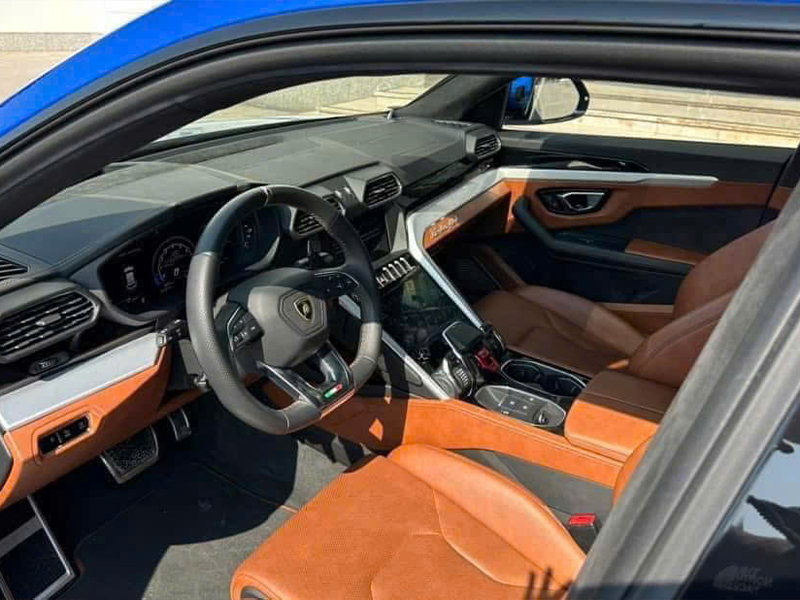thuê xe Lamborghini tự lái