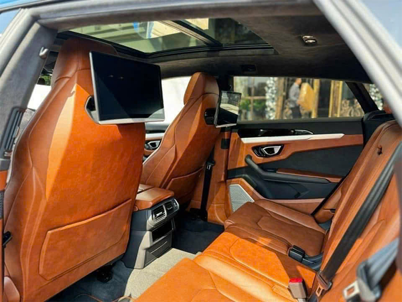 thuê xe Lamborghini tự lái