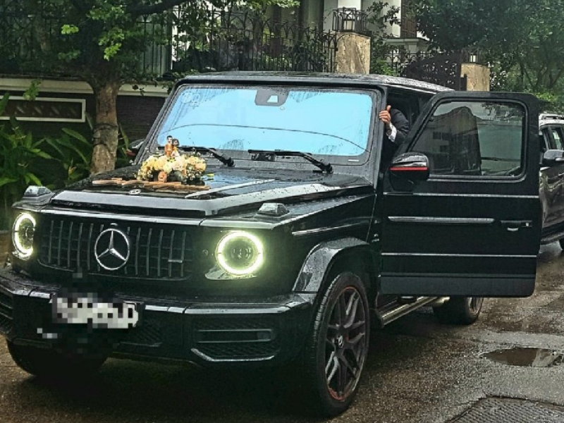Thuê xe hoa Mercedes G63