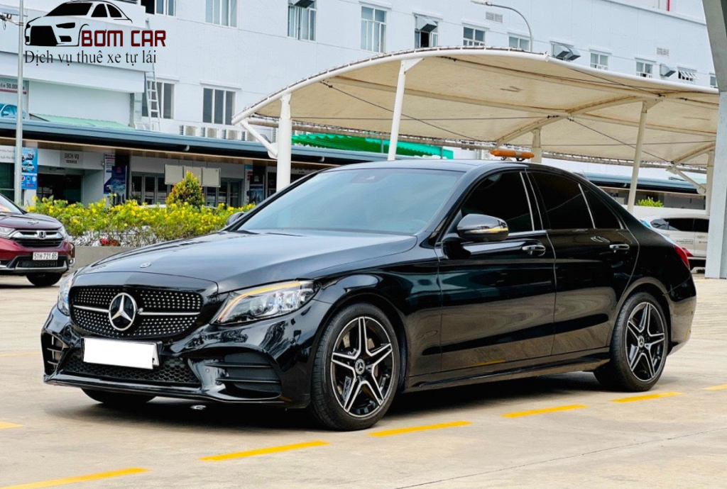 Thuê xe Mercedes Benz C300 AMG 2020