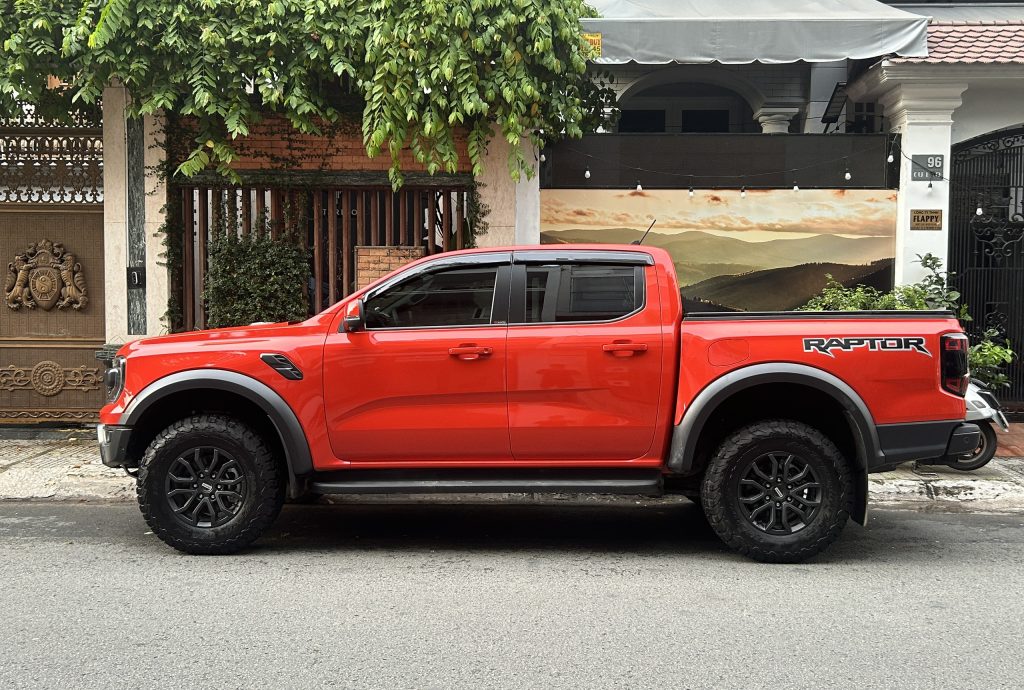 Thuê xe bán tải Ford RAPTOR 2024